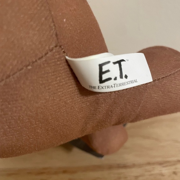 E.T. with Heart Extra Terrestrial 10” Plush ET Toy Factory Brown NWT 2018 - Picture 6 of 8